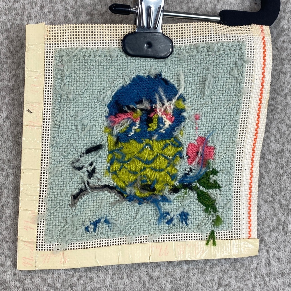 Vtg completed needlepoint piece featuring owl 1971 ready for frame or upcycle - Picture 6 of 7